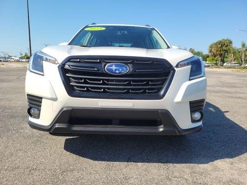 Crystal White Pearl 2023 Subaru Forester Premium