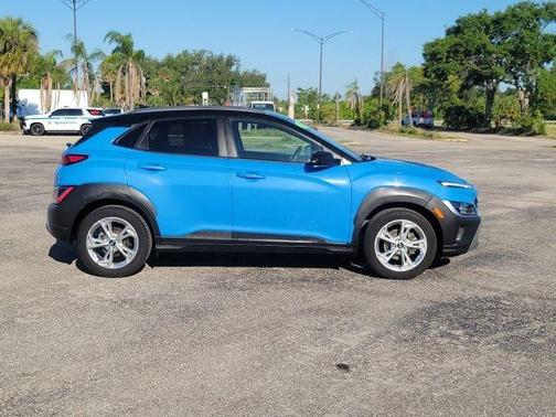 Black 2022 Hyundai KONA SEL