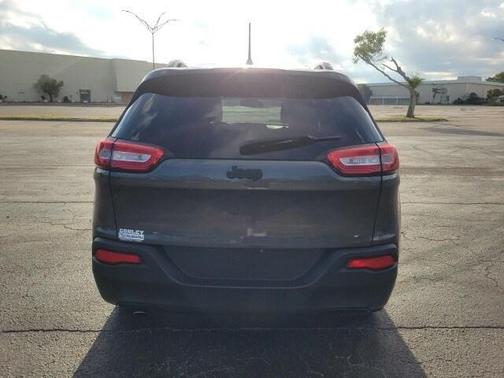 2017 Jeep Cherokee Sport