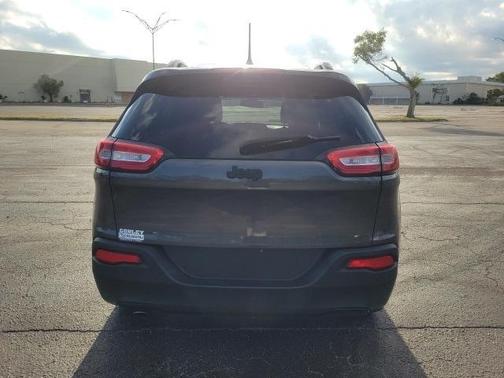 2017 Jeep Cherokee Sport