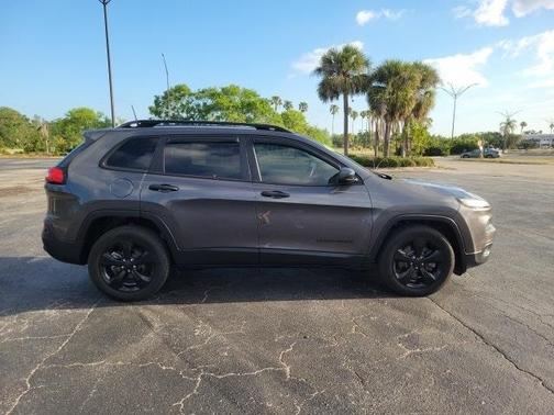 2017 Jeep Cherokee Sport