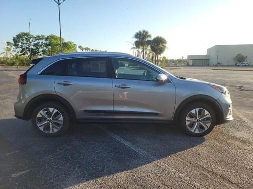 2022 Kia Niro EV EX