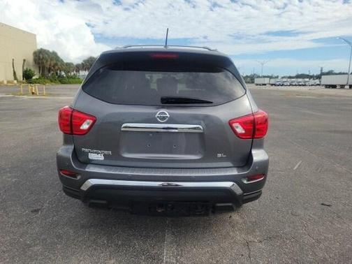 2018 Nissan Pathfinder SL