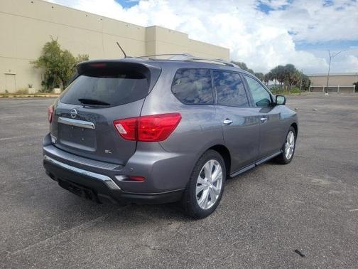 2018 Nissan Pathfinder SL