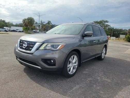 2018 Nissan Pathfinder SL