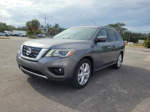 2018 Nissan Pathfinder SL