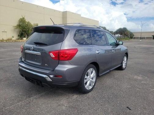 2018 Nissan Pathfinder SL
