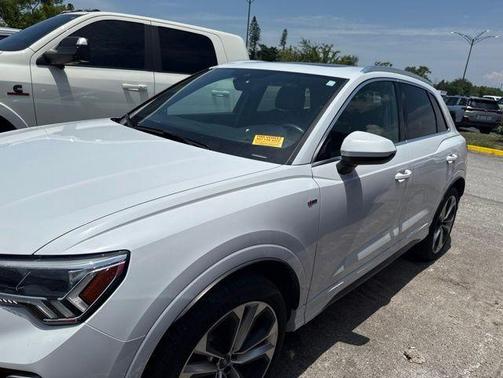 Glacier White Metallic 2020 Audi Q3 45 S line Premium Plus