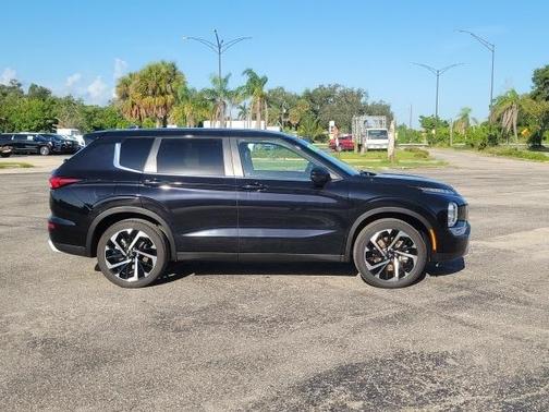 2024 Mitsubishi Outlander SE Black Edition