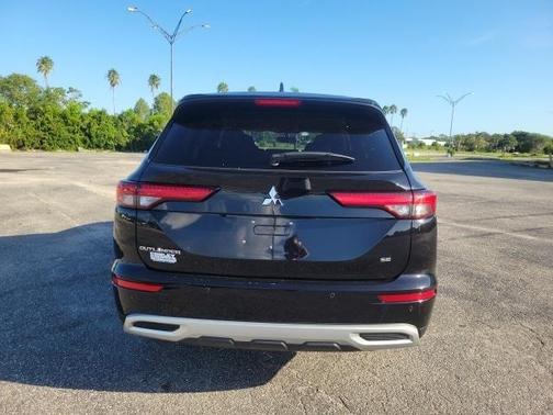 2024 Mitsubishi Outlander SE Black Edition