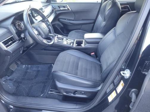 2024 Mitsubishi Outlander SE Black Edition