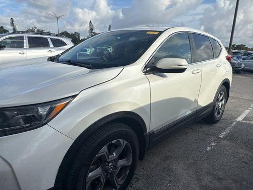 White 2018 Honda CR-V EX