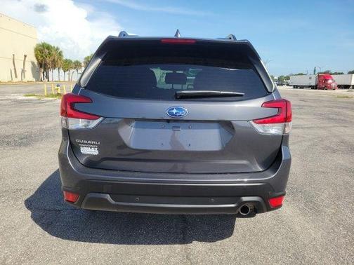 Magnetite Gray Metallic 2023 Subaru Forester Limited