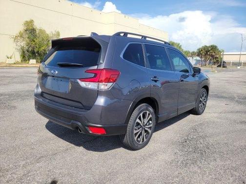 Magnetite Gray Metallic 2023 Subaru Forester Limited