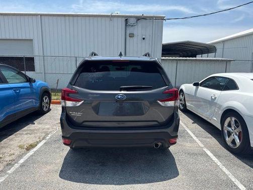 Magnetite Gray Metallic 2023 Subaru Forester Limited