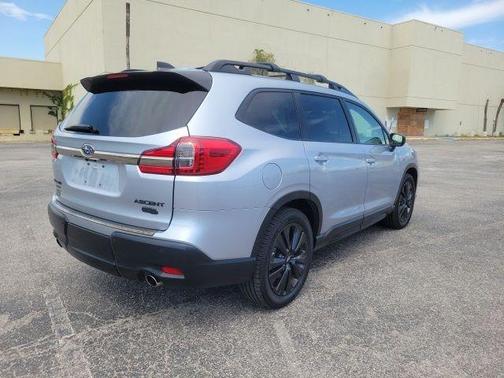 Ice Silver Metallic 2022 Subaru Ascent Onyx Edition