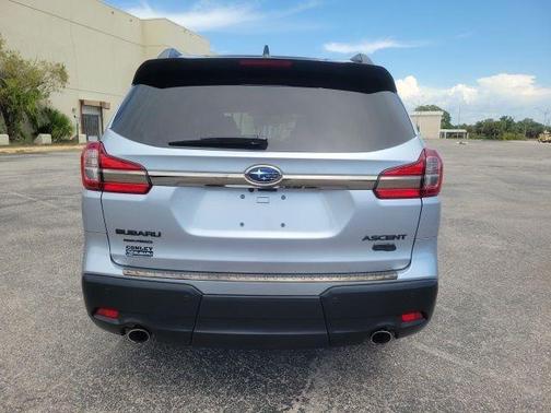 Ice Silver Metallic 2022 Subaru Ascent Onyx Edition