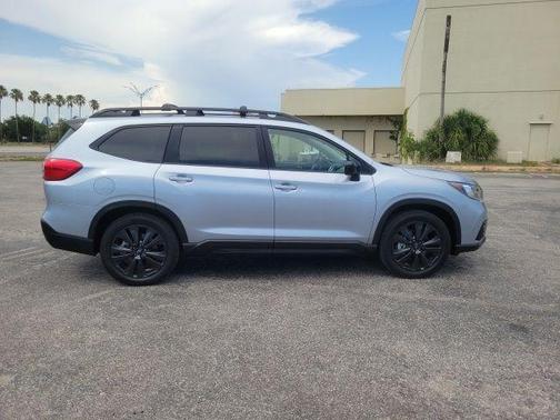 Ice Silver Metallic 2022 Subaru Ascent Onyx Edition