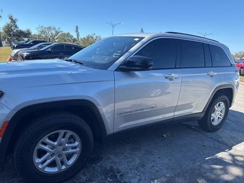 2023 Jeep Grand Cherokee Laredo
