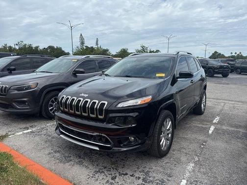 Diamond Black 2017 Jeep Cherokee Overland