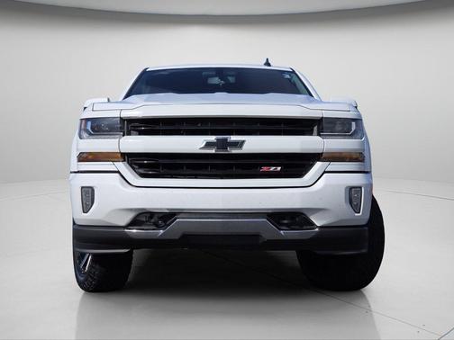 White 2018 Chevrolet Silverado 1500 2LT
