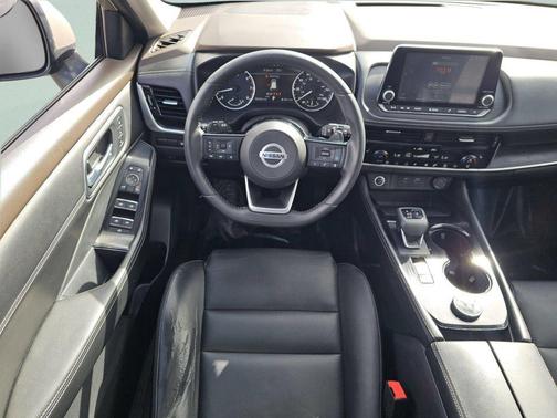 Champagne Silver Metallic 2021 Nissan Rogue SL