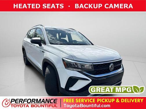 Pure White 2022 Volkswagen Taos 1.5T S
