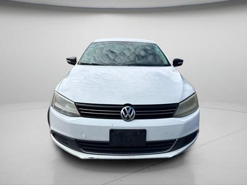 Candy White 2013 Volkswagen Jetta SE