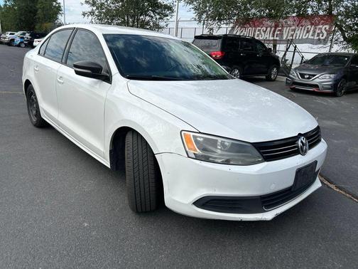 Candy White 2013 Volkswagen Jetta SE