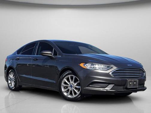 Magnetic 2017 Ford Fusion SE