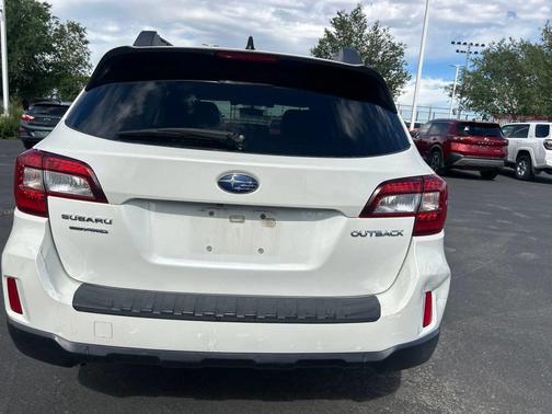 Crystal White Pearl 2016 Subaru Outback 2.5i Premium
