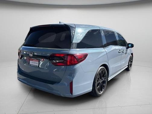 Sonic Gray Pearl 2025 Honda Odyssey Sport-L