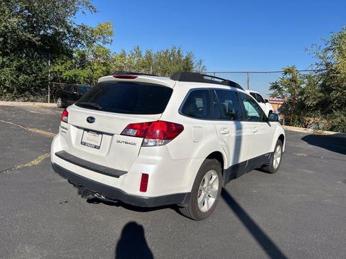 Satin White Pearl 2013 Subaru Outback 2.5i Premium