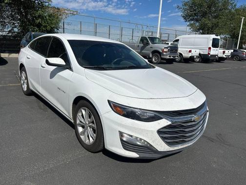 Summit White 2023 Chevrolet Malibu FWD 1LT