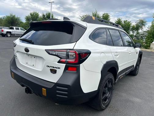 Crystal White Pearl 2025 Subaru Outback Wilderness