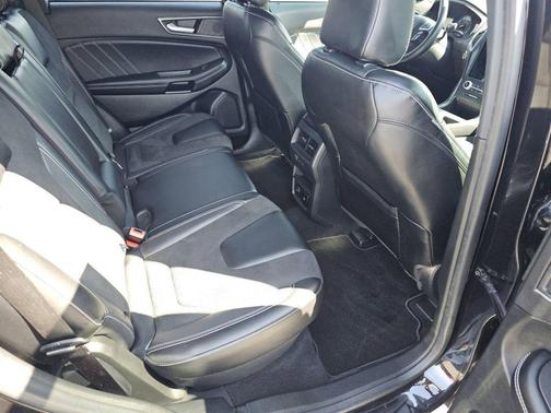 Agate Black Metallic 2022 Ford Edge ST