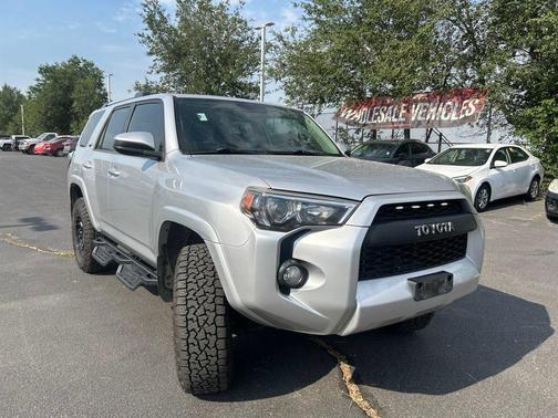 Classic Silver Metallic 2019 Toyota 4Runner SR5