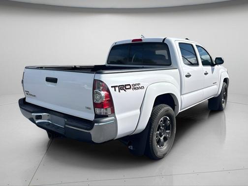 Super White 2015 Toyota Tacoma Base