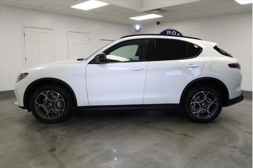 2025 Alfa Romeo Stelvio Sprint