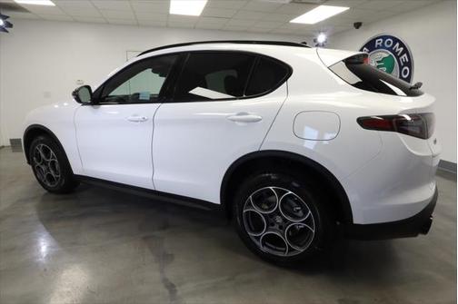 2025 Alfa Romeo Stelvio Sprint