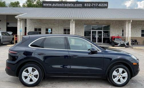 Blue 2019 Porsche Cayenne Cayenne