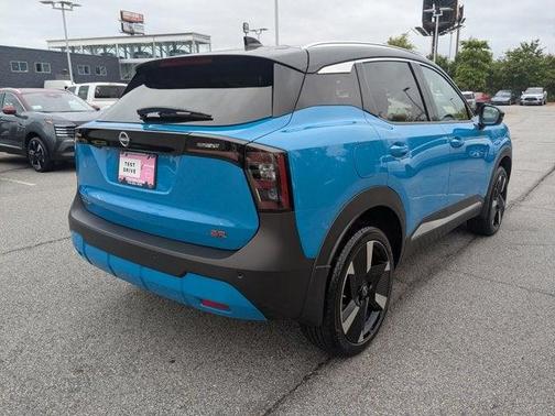 2025 Nissan Kicks SR