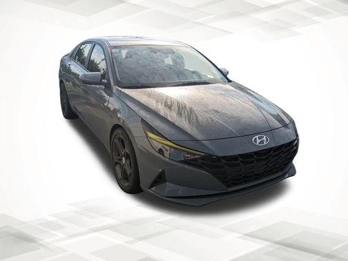 2022 Hyundai ELANTRA SE