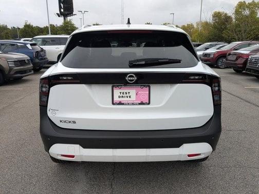 2026 Nissan Kicks SV
