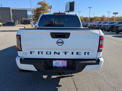 2026 Nissan Frontier SV