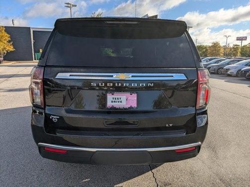 2023 Chevrolet Suburban LT