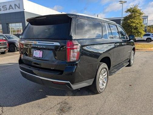 2023 Chevrolet Suburban LT