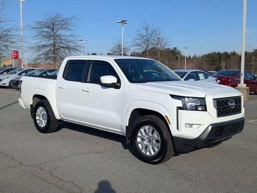 2023 Nissan Frontier SV