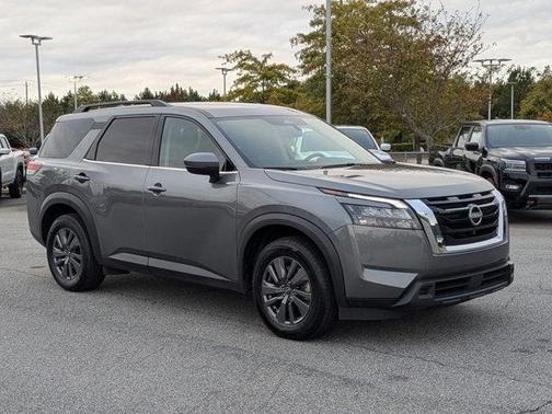 2024 Nissan Pathfinder SV