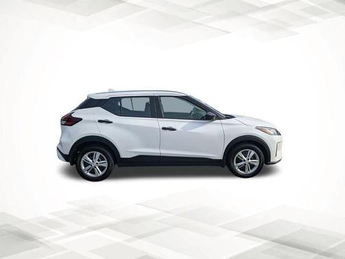 2025 Nissan Kicks S